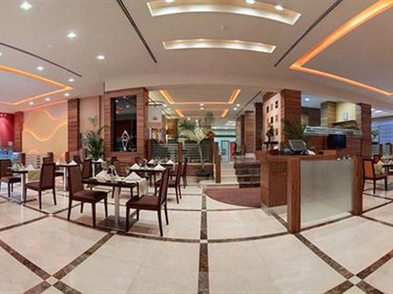 Hilton Garden Inn Riyadh Olaya Exteriér fotografie